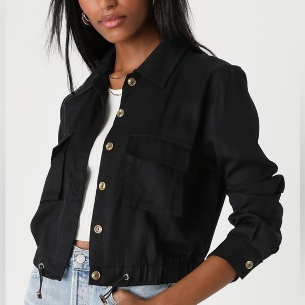 Lulu’s Collared Long Sleeve Button Down Top